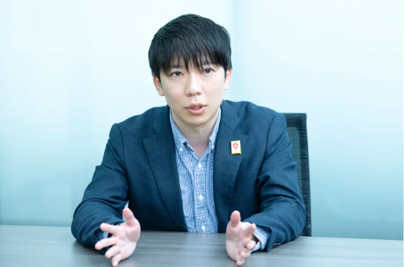 KDDI 브랜드 매니지먼트부의 무로후시 히로도리/KDDI 뉴스룸