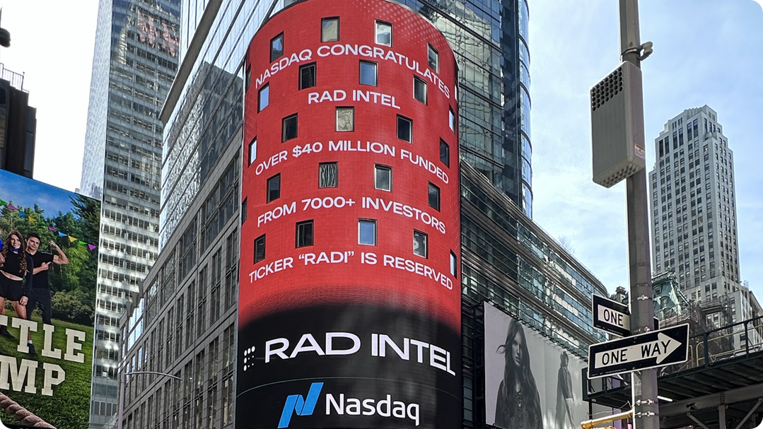 그림2. RAD Intel in Times Sqaure  (출처: RAD Intel)