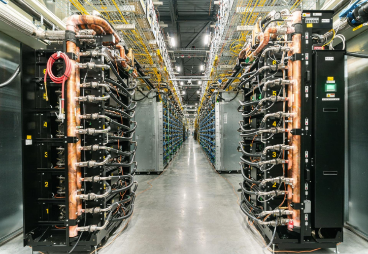 Ironwood 슈퍼팟에 액체 냉각을 제공하는 3세대 냉각 분배 장치 : https://cloud.google.com/blog/products/compute/ironwood-tpus-and-new-axion-based-vms-for-your-ai-workloads