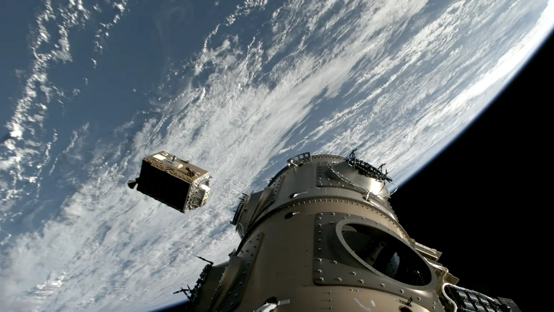 그림3. Nvidia H100 GPU를 탑재한 Startcloud-1 위성 (출처: Starcloud)